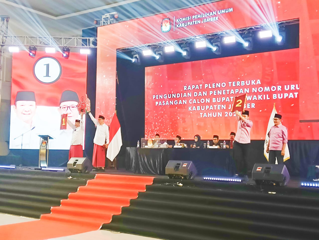 persiapan-debat-pertama-hendy-mengalir-saja-fawait-santai-dan-ngopi-bareng