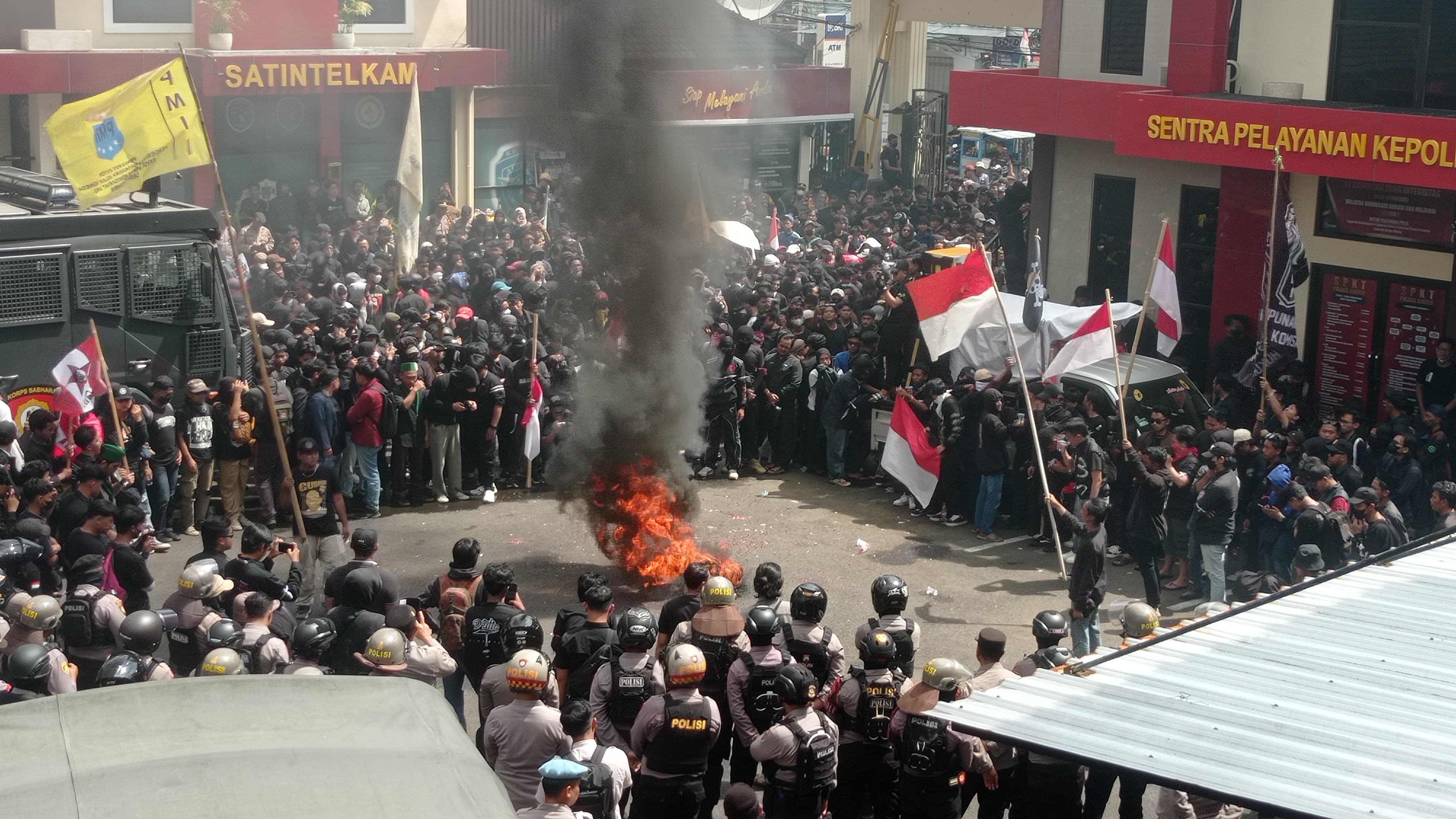 TEWASNYA AFAN KURNIAWAN PICU GELOMBANG PROTES, DI JEMBER MASSA AMJ TURUN JALANAN