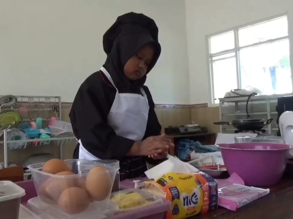 puluhan-siswa-berkebutuhan-khusus-unjuk-bakat-di-lks-2025-jember