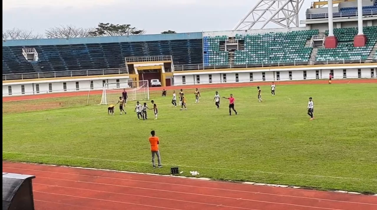 KONI JEMBER PUJI SEMANGAT TIM SEPAKBOLA IKUT PORPROV TANPA DANA PEMKAB
