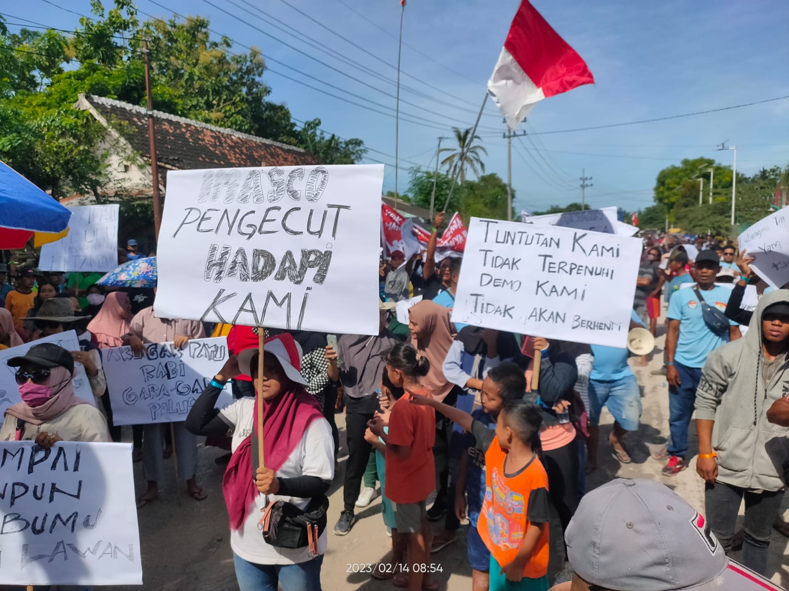forum-pemuda-kapuran-menggelar-aksi-unjuk-rasa-menuntut-pt-imasco-segera-memperbaiki-jalan