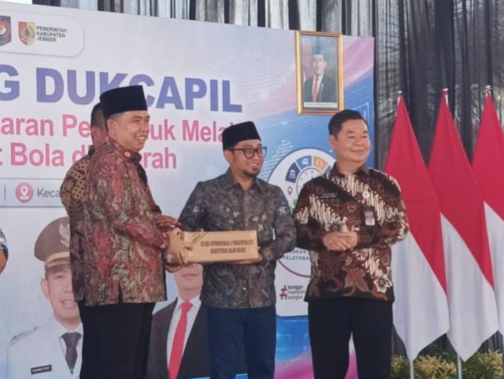 JEMBER DAPAT SUNTIKAN 6.000 BLANKO E-KTP, WARGA BAKAL CETAK KTP LEBIH CEPAT
