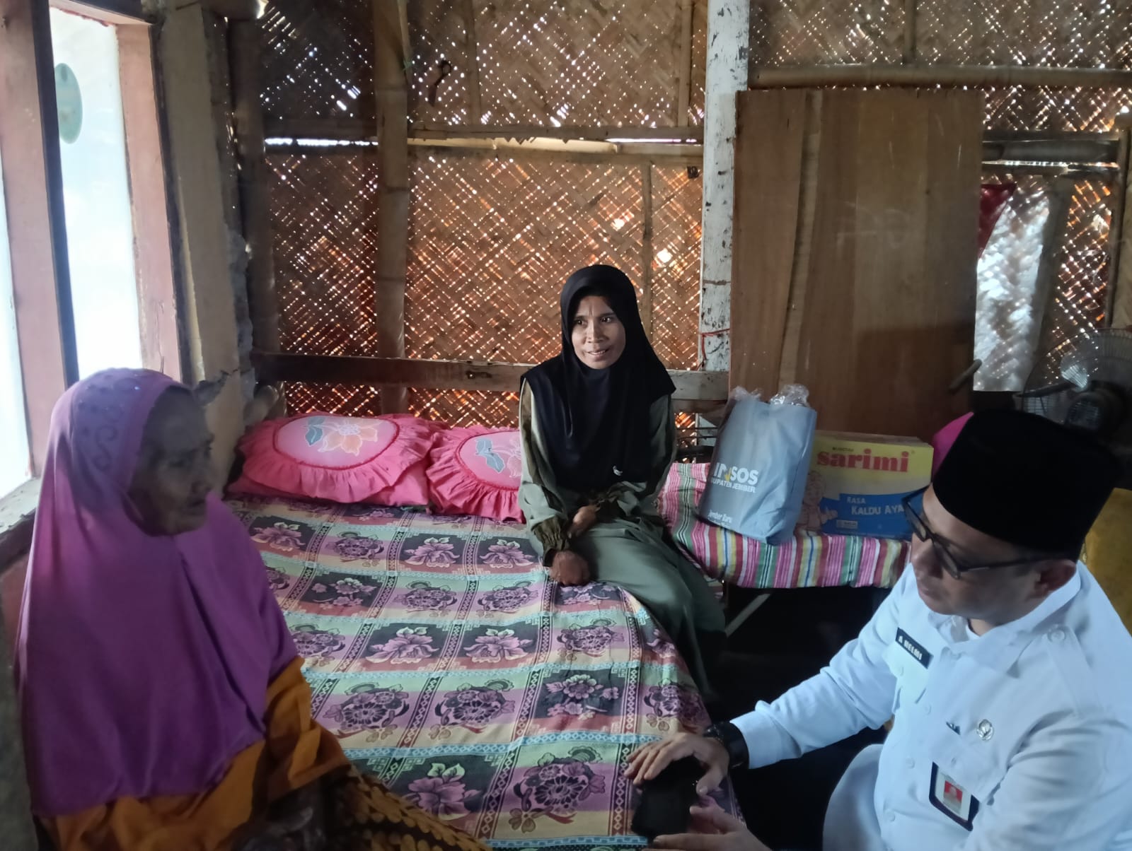 bupati-ngantor-di-desa-bukan-sekadar-seremoni-lansia-kini-dilayani-sampai-depan-pintu-rumah