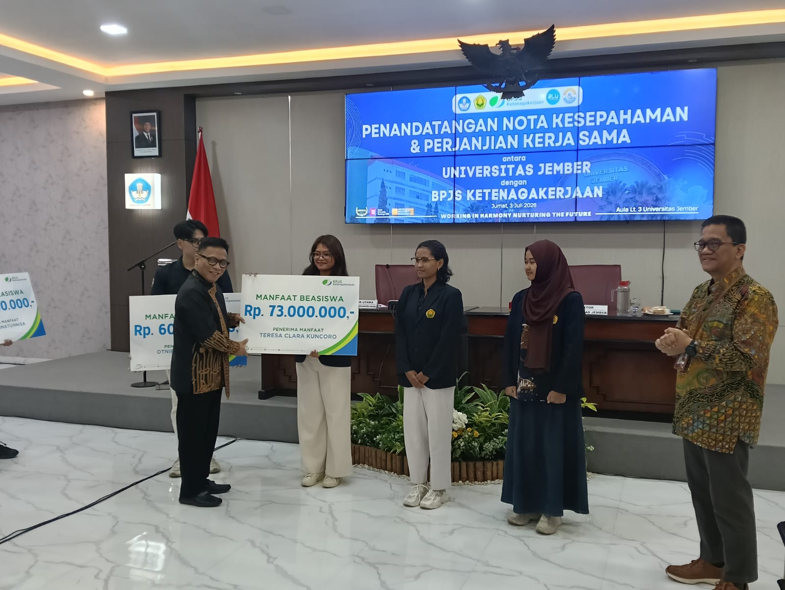 CUMA Rp16.800 SEBULAN, PEKERJA INFORMAL BISA DAPAT PERLINDUNGAN DAN BEASISWA ANAK HINGGA KULIAH