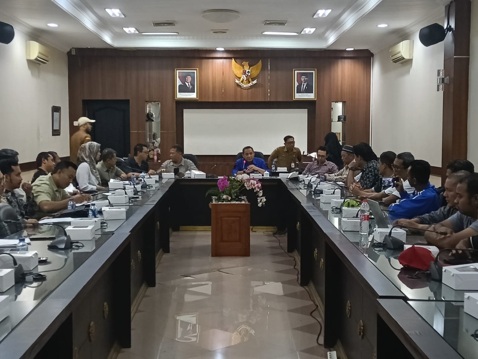 RUMAH TERENDAM CICILAN JALAN TERUS, WARGA VILLA INDAH MENGADU KE DPRD JEMBER