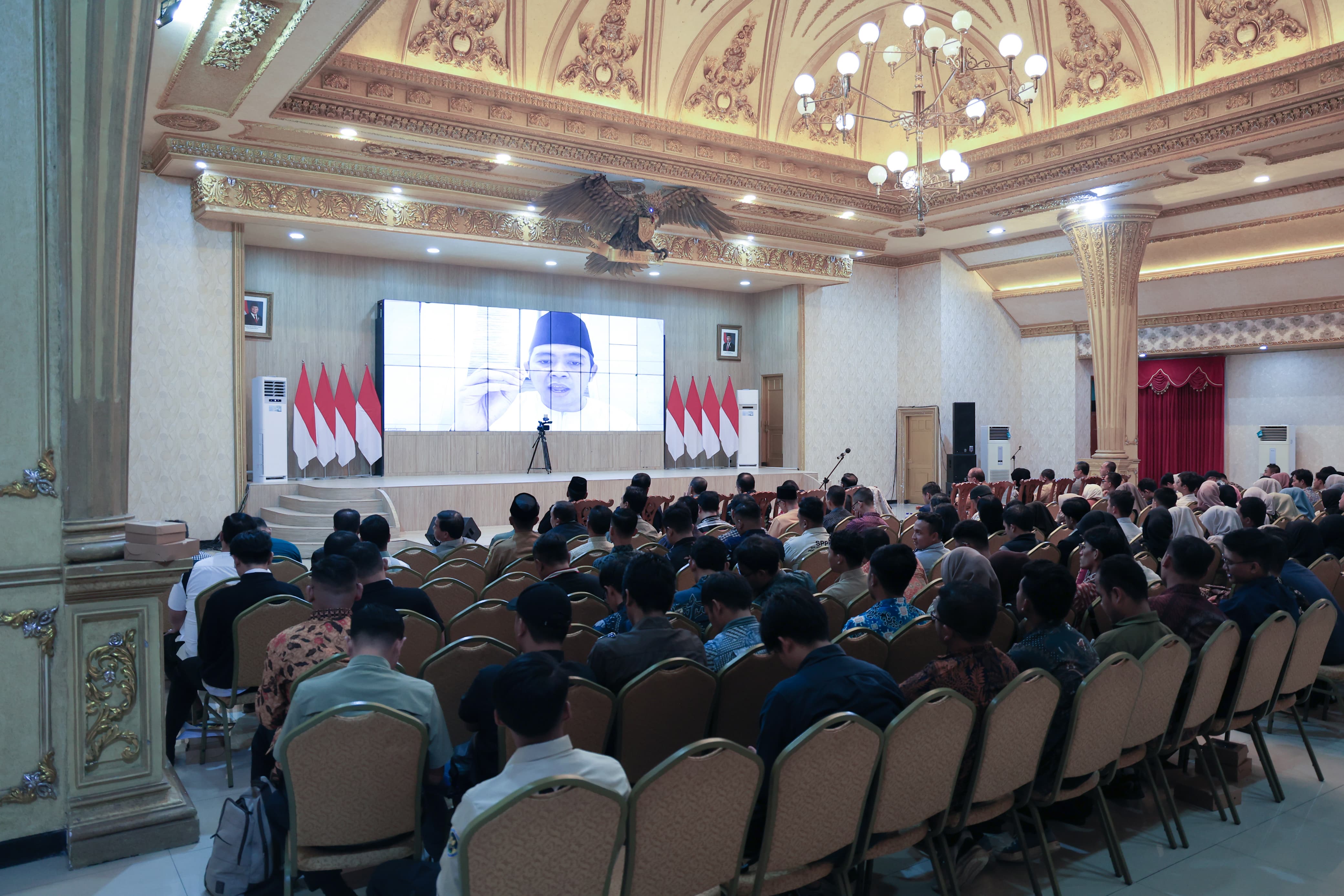 MENU MBG DISOROT WARGA, BUPATI JEMBER MINTA SPPG TINGKATKAN KUALITAS LAYANAN