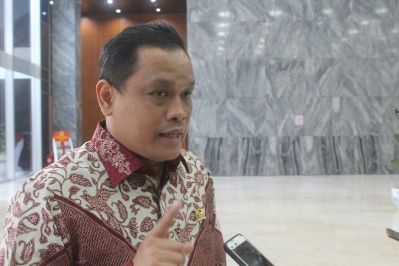 DPR SEBUT PENIPUAN KEUANGAN SUDAH MASUK TAHAP KRISIS