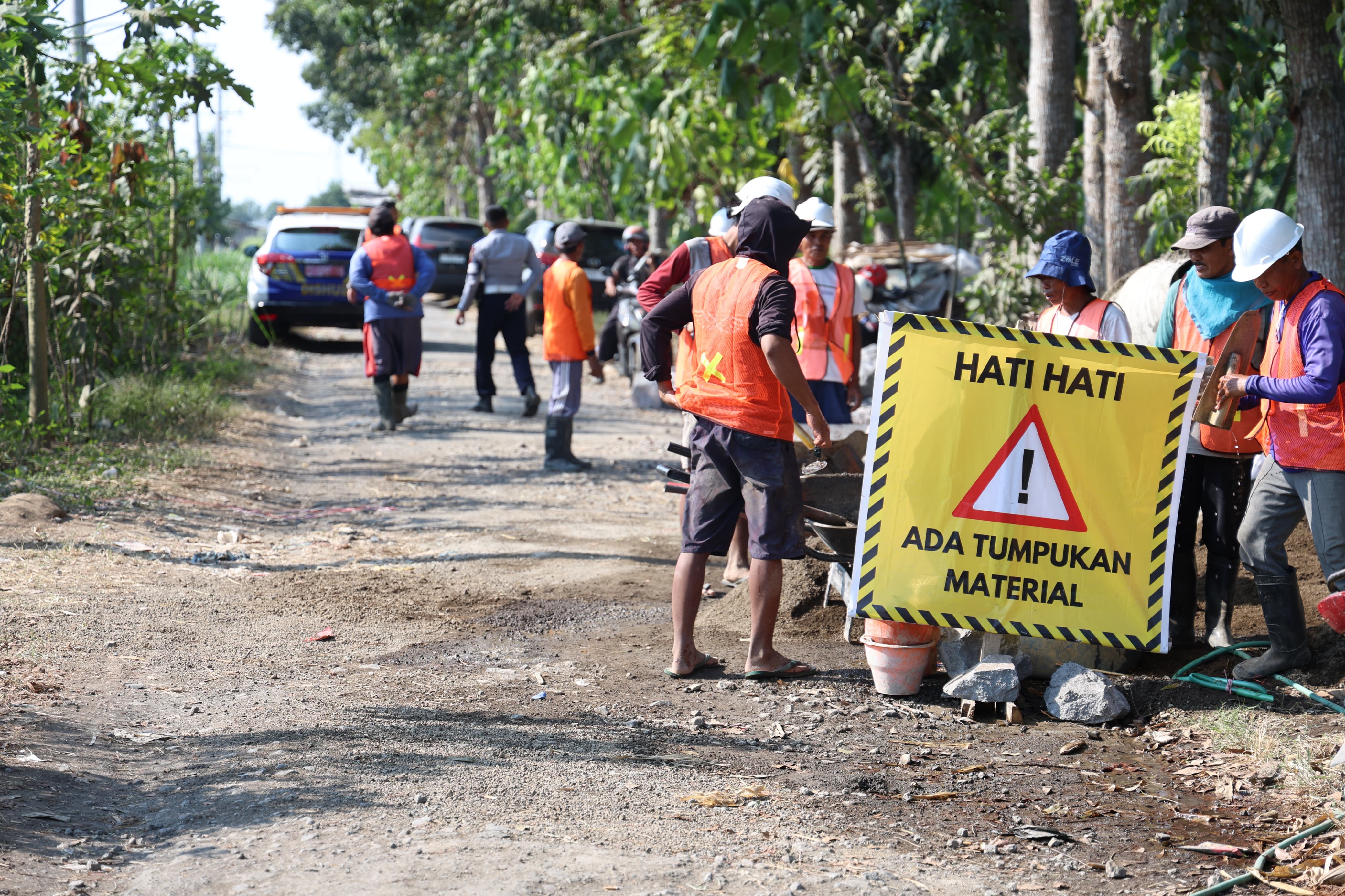 akhirnya-jalan-rusak-wonojati-sruni-segera-diaspal-pemkab-jember-gelontorkan-rp148-miliar