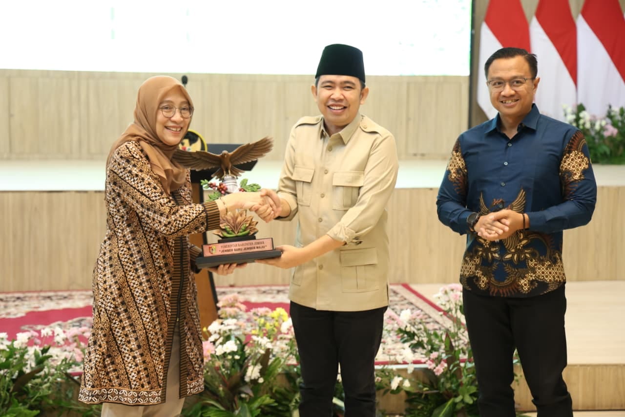 PERHUTANAN SOSIAL JADI STRATEGI PEMKAB TEKAN ANGKA KEMISKINAN