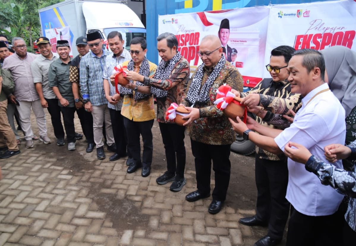 kopi-jember-menembus-mesir-sidomulyo-cetak-sejarah-ekspor-20-ton-kopi