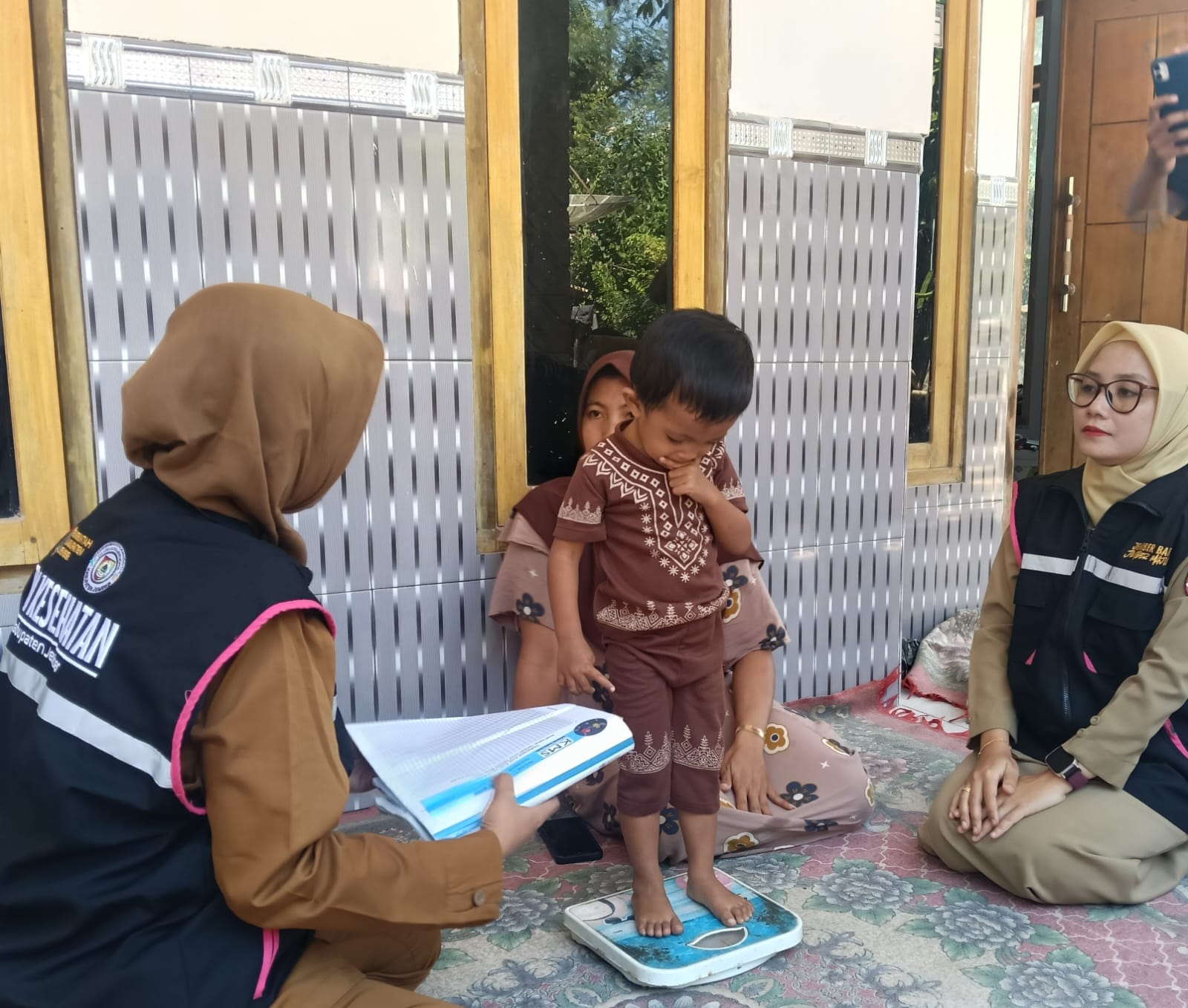 STUNTING TAK SELALU KARENA MISKIN, PUSKESMAS JELBUK DATANGI RUMAH 245 BALITA TERINDIKASI STUNTING