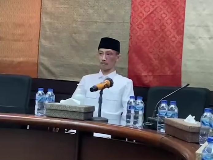 buntut-merokok-dan-main-game-saat-rapat-anggota-dprd-diancam-diberhentikan