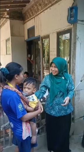 puluhan-tahun-tanpa-identitas-lansia-di-sumberjambe-akhirnya-miliki-ktp-dan-kk