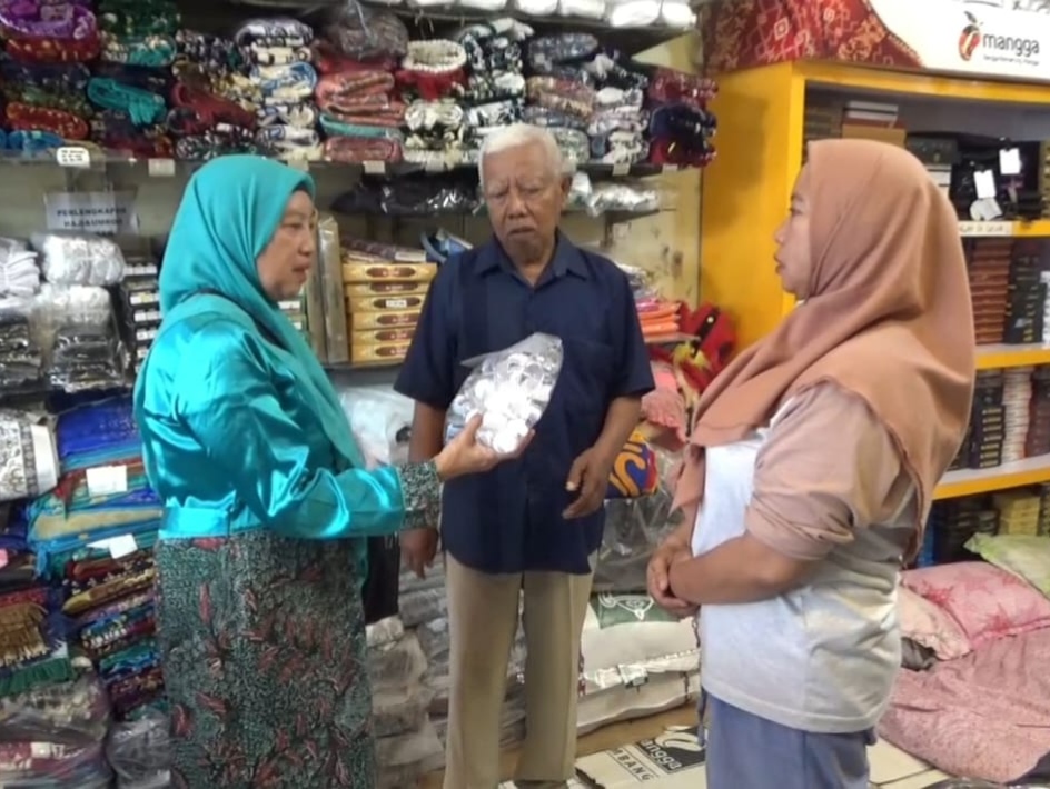 parcel-haji-jadi-favorit-penjualan-perlengkapan-haji-di-jember-naik