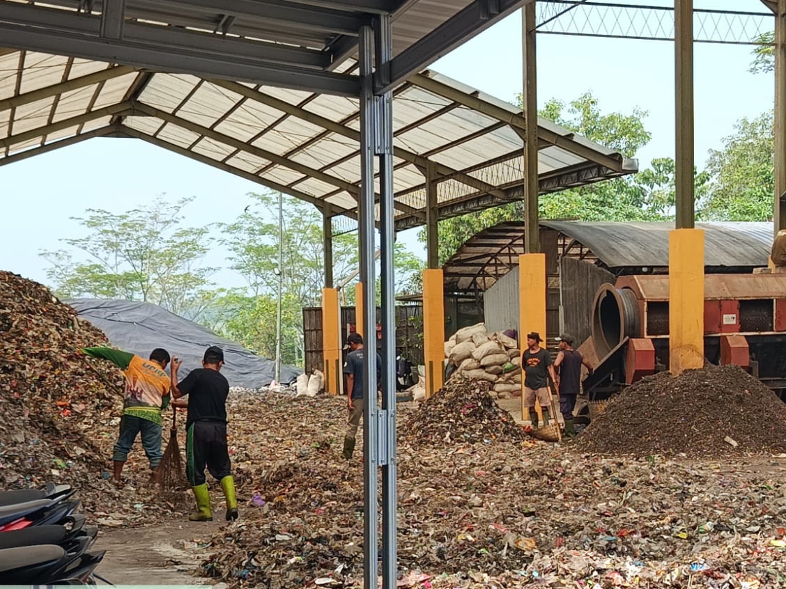 BELAJAR KE BANYUMAS, DPRD JEMBER CARI FORMULA UBAH SAMPAH JADI SUMBER EKONOMI
